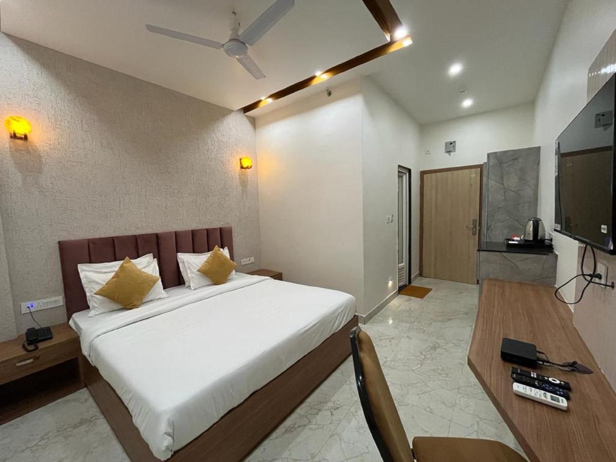 Hotel Satsang Grand Varanasi Exterior photo