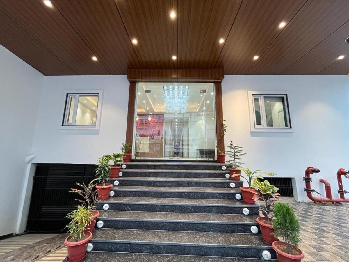 Hotel Satsang Grand Varanasi Exterior photo