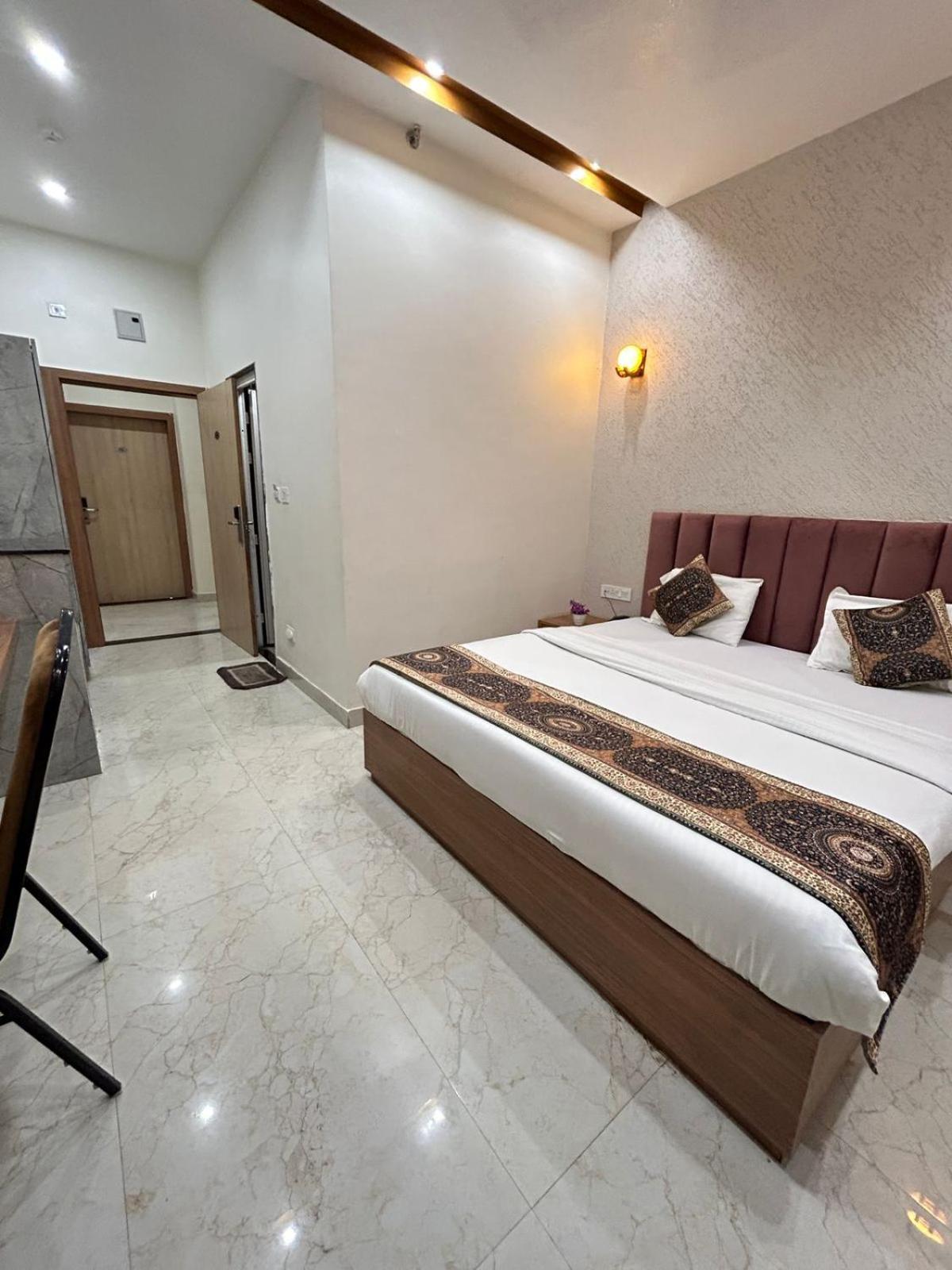 Hotel Satsang Grand Varanasi Exterior photo